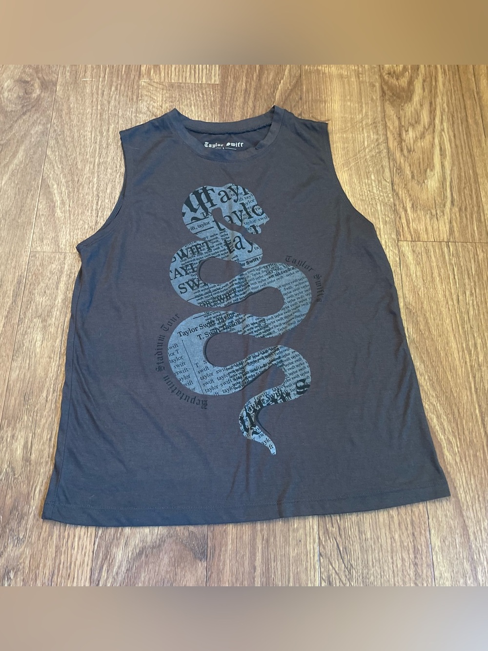 Taylor Swift Reputation Stadium Tour Snake Sleeveless Concert Shirt Black Large